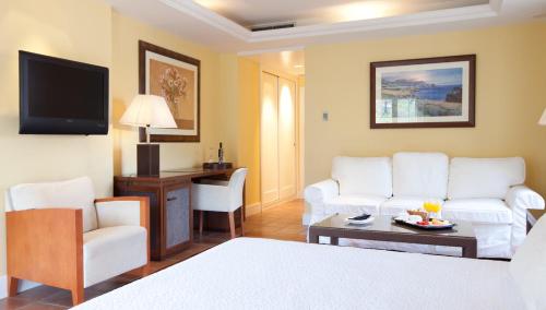 Hotel MR Les Rotes - image 4