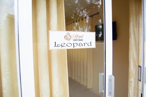 Tweepersoonskamer met Eigen Badkamer (Double Room with Private Bathroom)