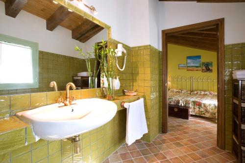 Hotel Rural El Pilaret Room Type - Twin Room with Private Bathroom