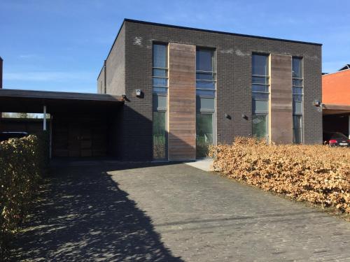  Chantal in Brun Culot