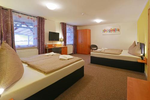 Landhotel & Brauhaus Prignitzer Hof 11.5km von Triglitz entfernt