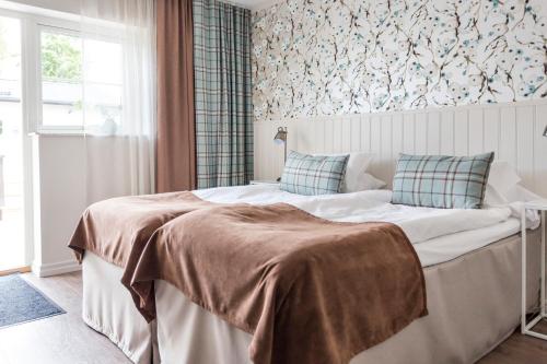 2 twin beds