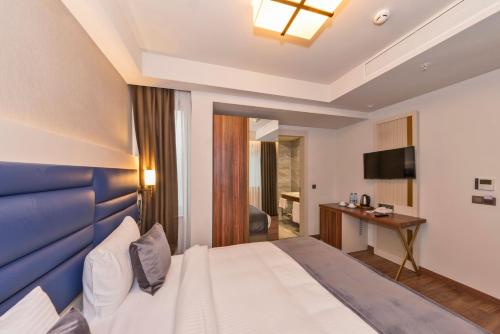 Golden Royal Hotel