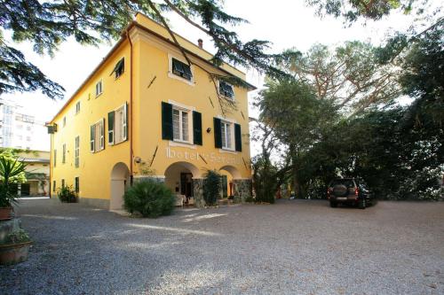 . Hotel Sereno