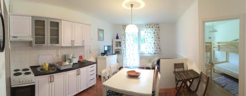  Relax Time, Ferienwohnung in Velence