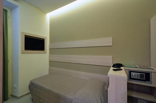 1 twin bed