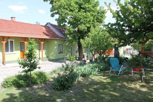 B&B Tállya - Homoky Pincészet és Vendégház - Bed and Breakfast Tállya