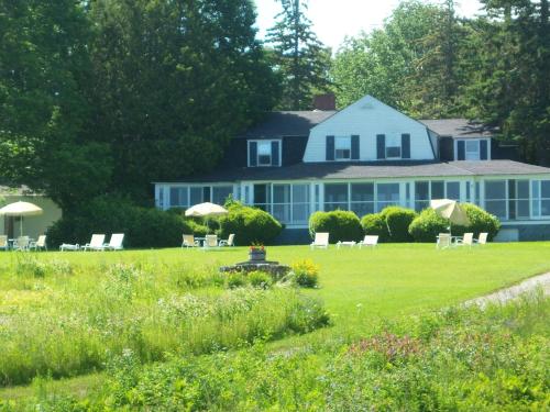 High Tide Inn