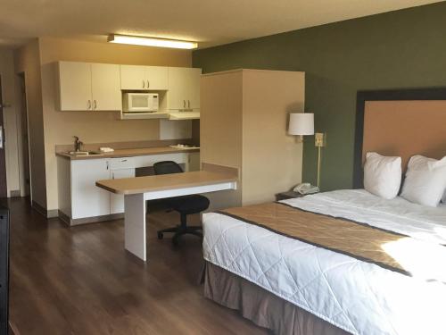 Extended Stay America Suites - Detroit - Madison Heights