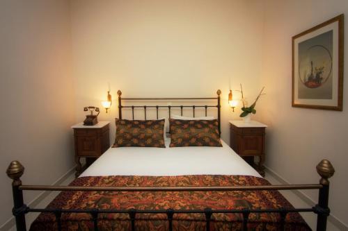 1 queen bed, 1 twin bed, 1 sofa bed
