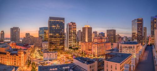 Gaslamp Plaza Suites