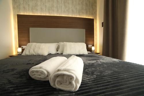 8room Hotel - image 3