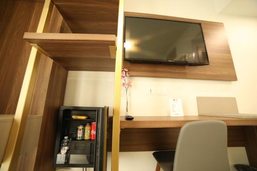 8room Hotel - image 12