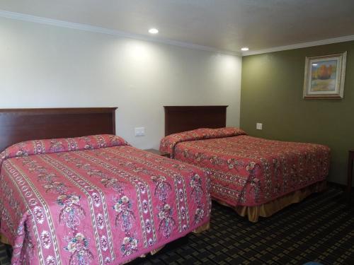 Castaway Motel - image 4