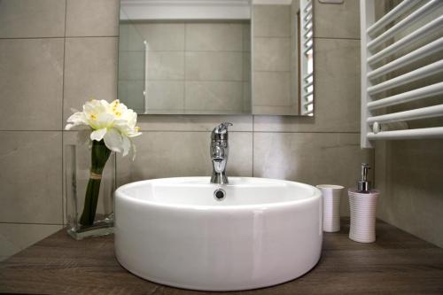 Stylish 2 Room Flat
