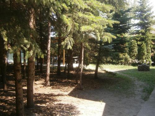  Fenyveskert Üdülőház in Balatonfőkajár