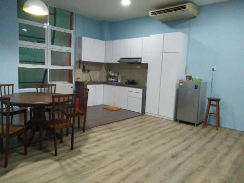 Kitchen, XENIA - Clean, Safe, Comfortable & VALUE FOR MONEY in Bau