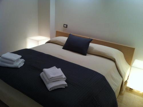 Superior Single Room room in Romeo Design Rooms