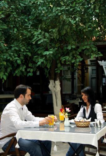 Antikhan Hotel - image 2