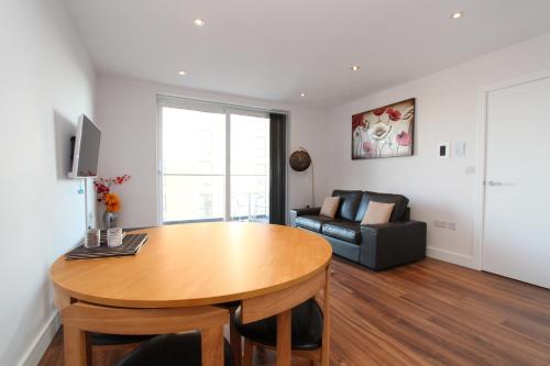 Luxury Apartments With Secure Parking - image 4