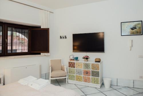 Deluxe Room (2 Adults + 1 Child) image 10