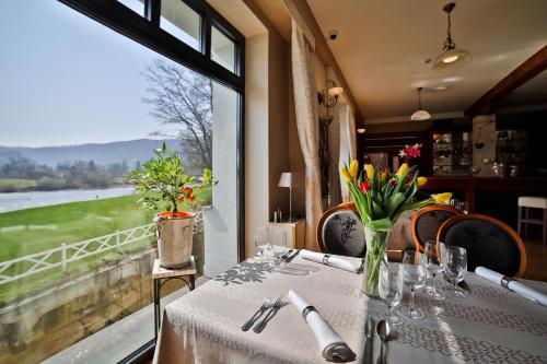 餐廳, 卡爾施泰因浪漫酒店 (Romantic Hotel Mlyn Karlstejn) in 卡爾什特因