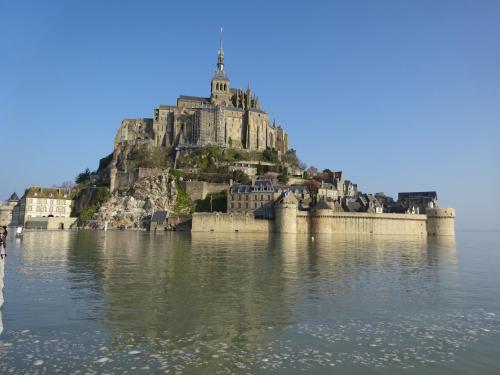 Le Relais de la Hardiesse 6km Mont St Michel - Chambres d'hôtes et gites – Courtils, IA