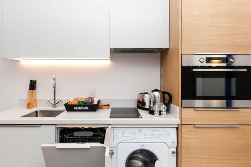 Rockwell East-Tower Bridge - image 3