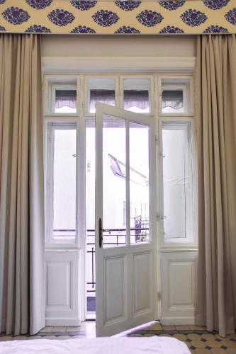 Standard Double Room with Private Bathroom image 5