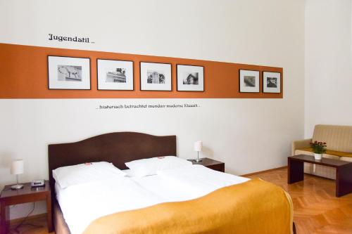 Grand Double Room with Private Bathroom image 7