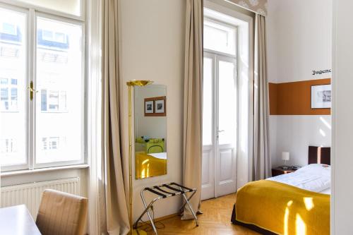 Grand Double Room with Private Bathroom image 2