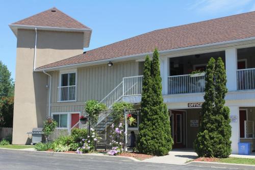 Saga Resort - Accommodation - Wasaga Beach