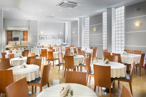 Jason Inn - image 12