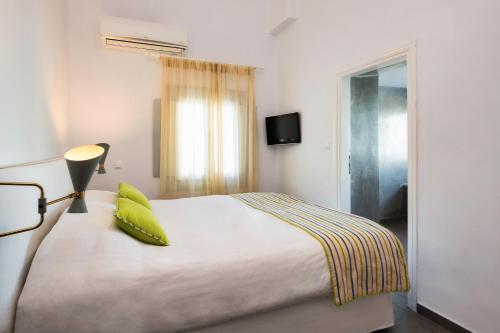  Nonis Apartments in Fira