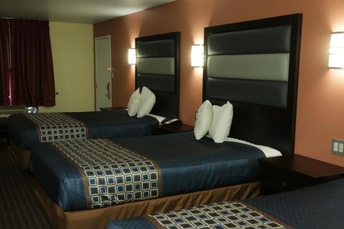 Double Room with Three Double Beds