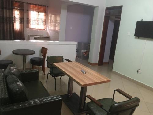 Bunyonyi Heights Inn