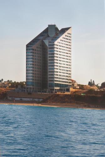 plaža, Herbert Samuel Okeanos Suites Herzliya in Herzliya