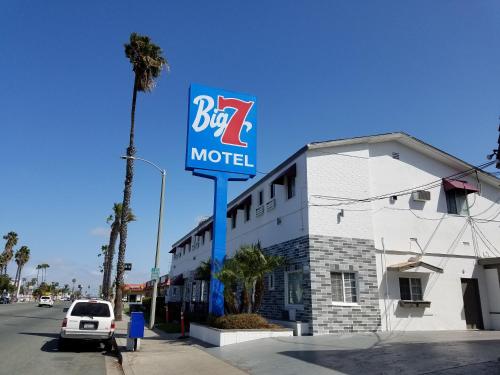 Entrance, Big 7 Motel in Chula Vista (CA)