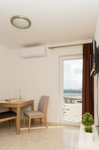 Apartment with Terrace image 9