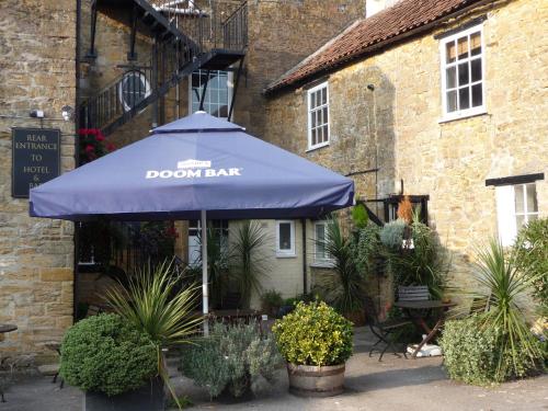 The White Hart Hotel - image 8