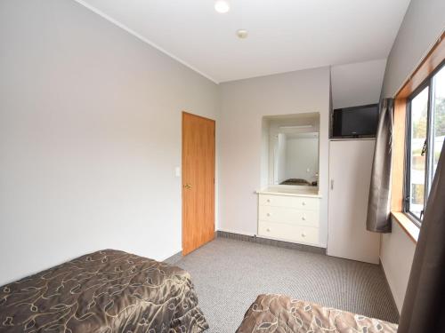 Bonnie Knights Motel Mosgiel Bonnie Knights Motel is a popular choice amongst travelers in Dunedin, whether exploring or just passing through. The hotel offers guests a range of services and amenities designed to provide comfort 