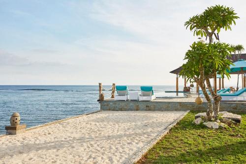 Ombak Bay Lembongan near Dream Point Ceningan