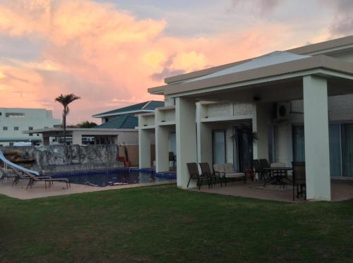 Oceanfront Home with PRIVATE POOL - image 7