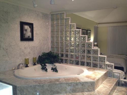 Oceanfront Home with PRIVATE POOL - image 11