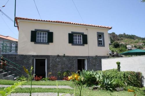 Casa Luís, Unterkunft in Estreito da Calheta
