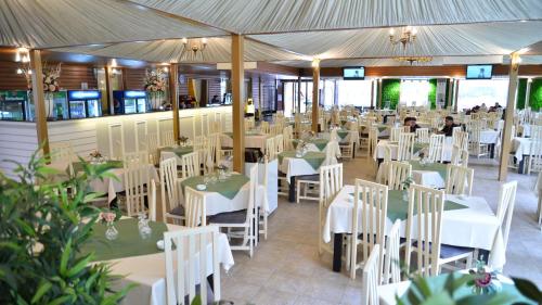 Hotel Atlantic – Adjud, IL