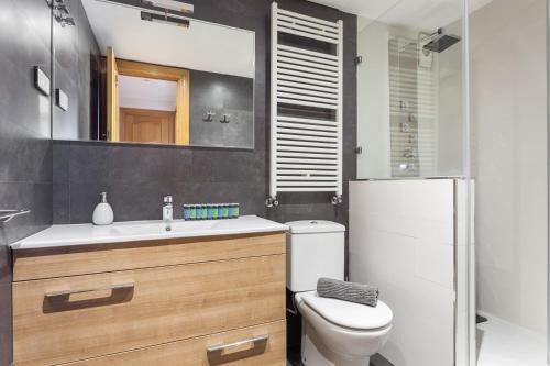 Art House Fira Apartments - main image