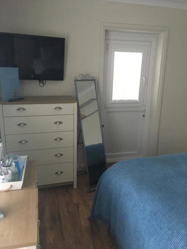 Downsfield Bed and Breakfast - image 5