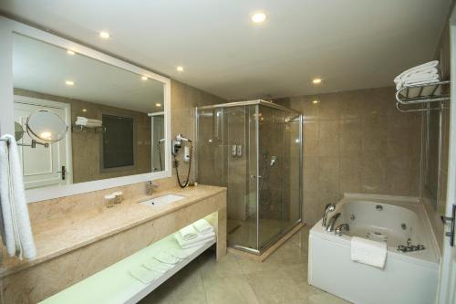 绿色天然钻石图片