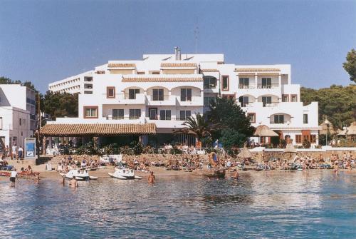 Apartamentos Playa Es Cana Ibiza